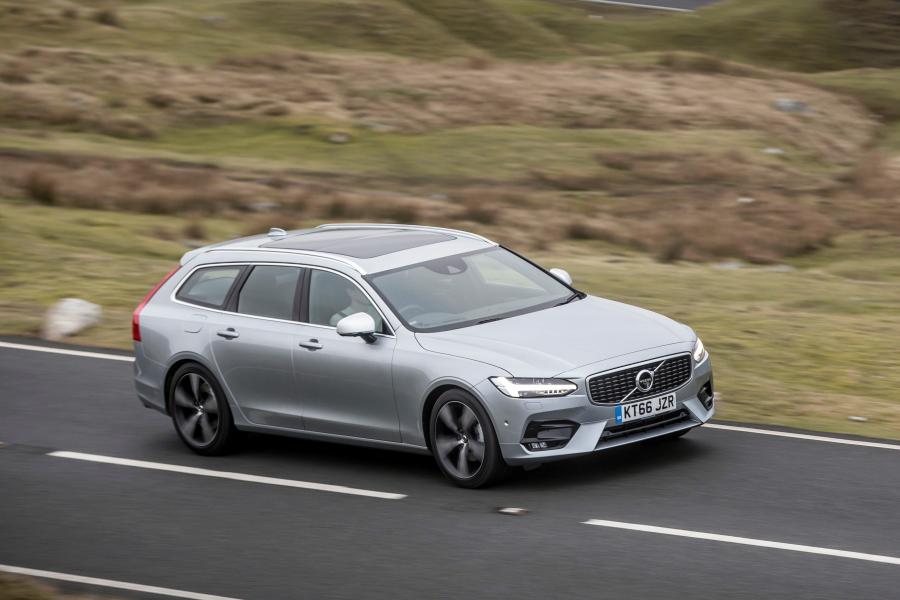  Volvo V90 D4 R-Deisgn 2017 года  (UK) (фото 19 из 40)